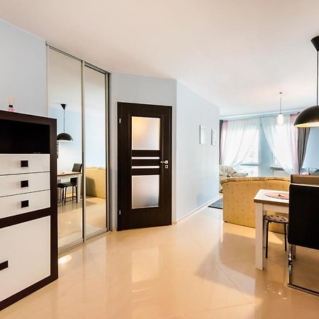 Wola Pleasure Place Apartment Warschau Exterior foto