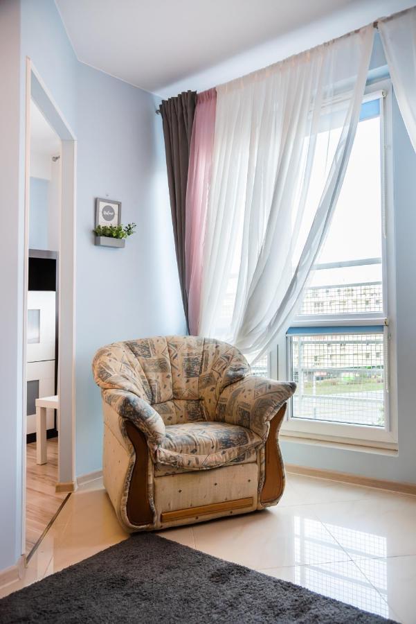 Wola Pleasure Place Apartment Warschau Exterior foto