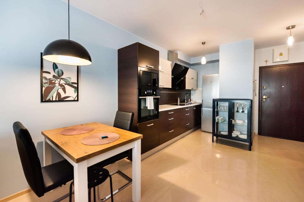 Wola Pleasure Place Apartment Warschau Exterior foto