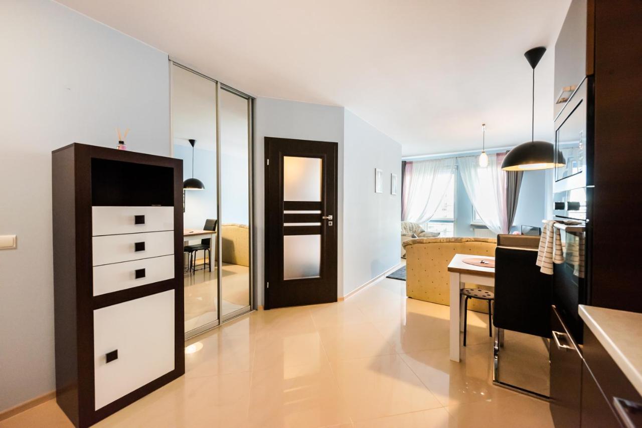 Wola Pleasure Place Apartment Warschau Exterior foto