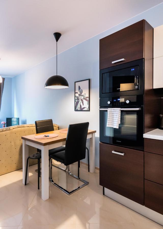 Wola Pleasure Place Apartment Warschau Exterior foto