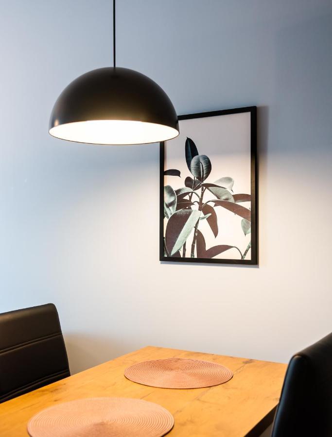 Wola Pleasure Place Apartment Warschau Exterior foto